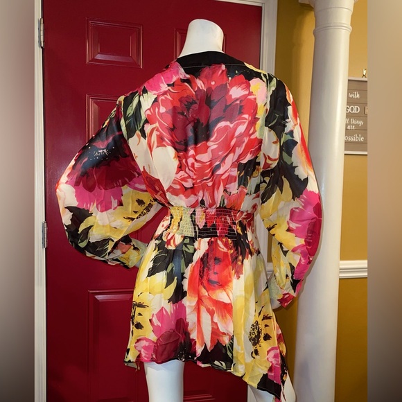 Floral Print Top - Picture 3 of 6